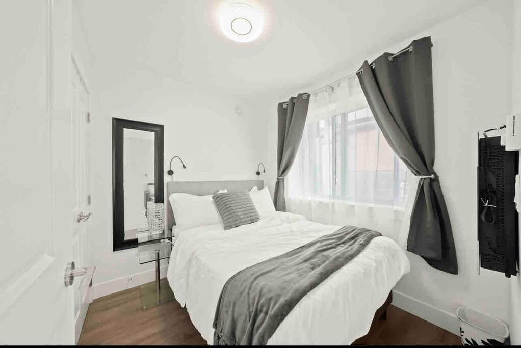 Entire New Cozy And Modern 2-Storey House Ванкувър Екстериор снимка